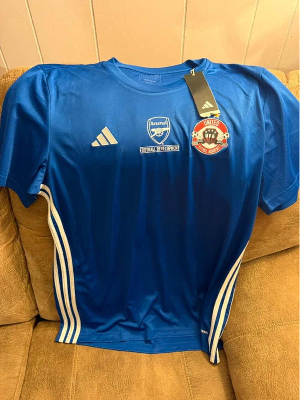 Men’s blue XL Adidas Tabela 23 soccer training jersey